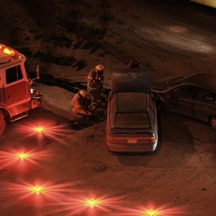 LED Road Flare Emergency Roadside Lights 6pcs Safety Flashing Warning Disc Warning Flare Kit with Hook Magnet